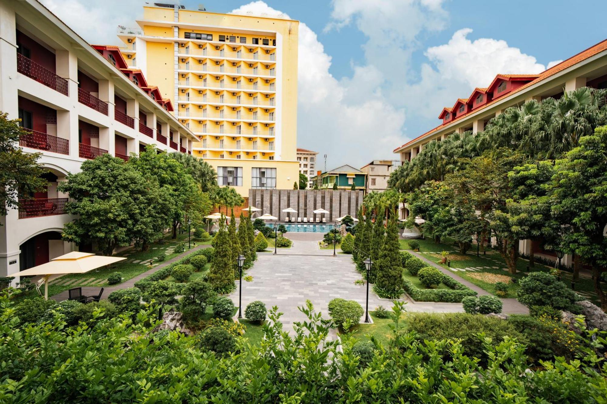 Senna Hue Hotel מראה חיצוני תמונה The Royal Thai Police Hospital