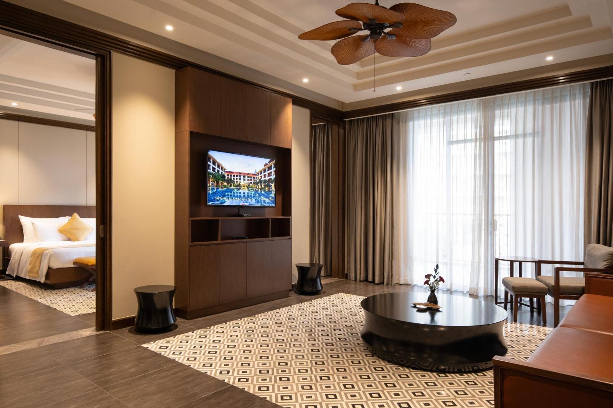 Senna Hue Hotel מראה חיצוני תמונה A suite at the hotel