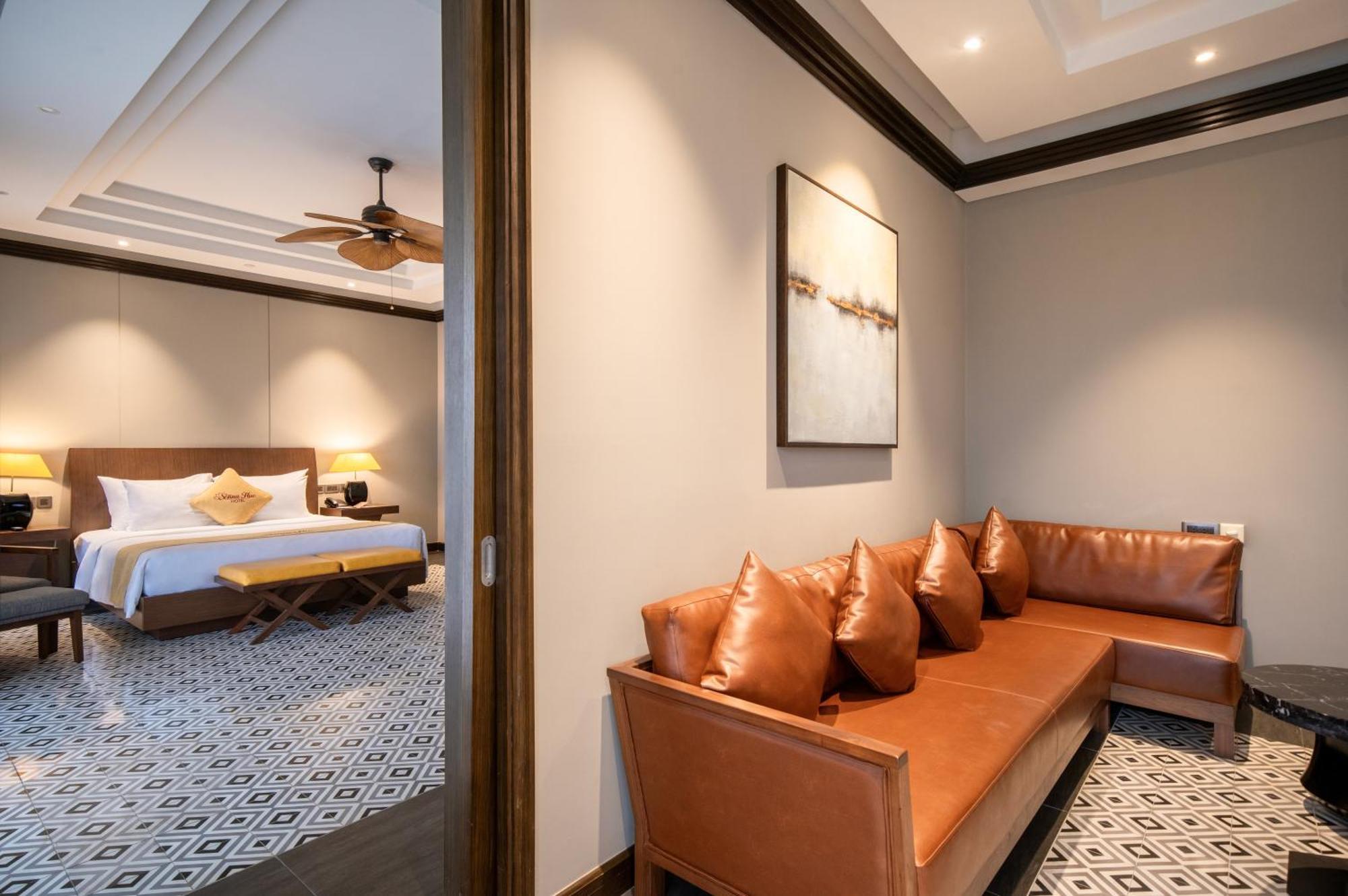 Senna Hue Hotel מראה חיצוני תמונה A suite at the hotel